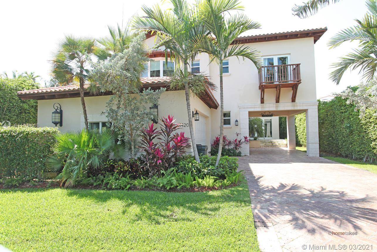 Tropical two story paradise oasis, 6, 296 sq.