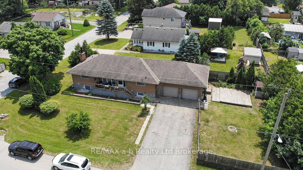 Incredible opportunity for first time home buyers in need of mortgage helper, or ideal for multi generational living, or for those looking for a lucrative investment !