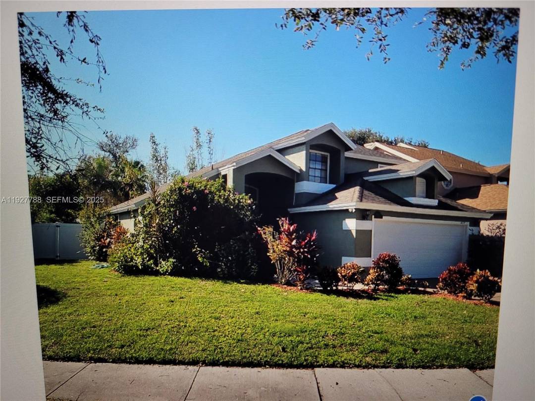 BEAUTIFULLY UPDATED 2 STORY HOME FOR GRABS !