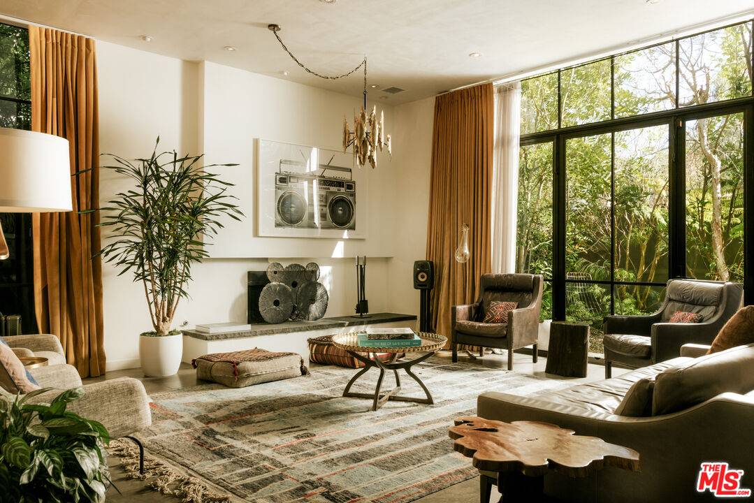 657   Milwood Ave 4BR Marina Del Rey La