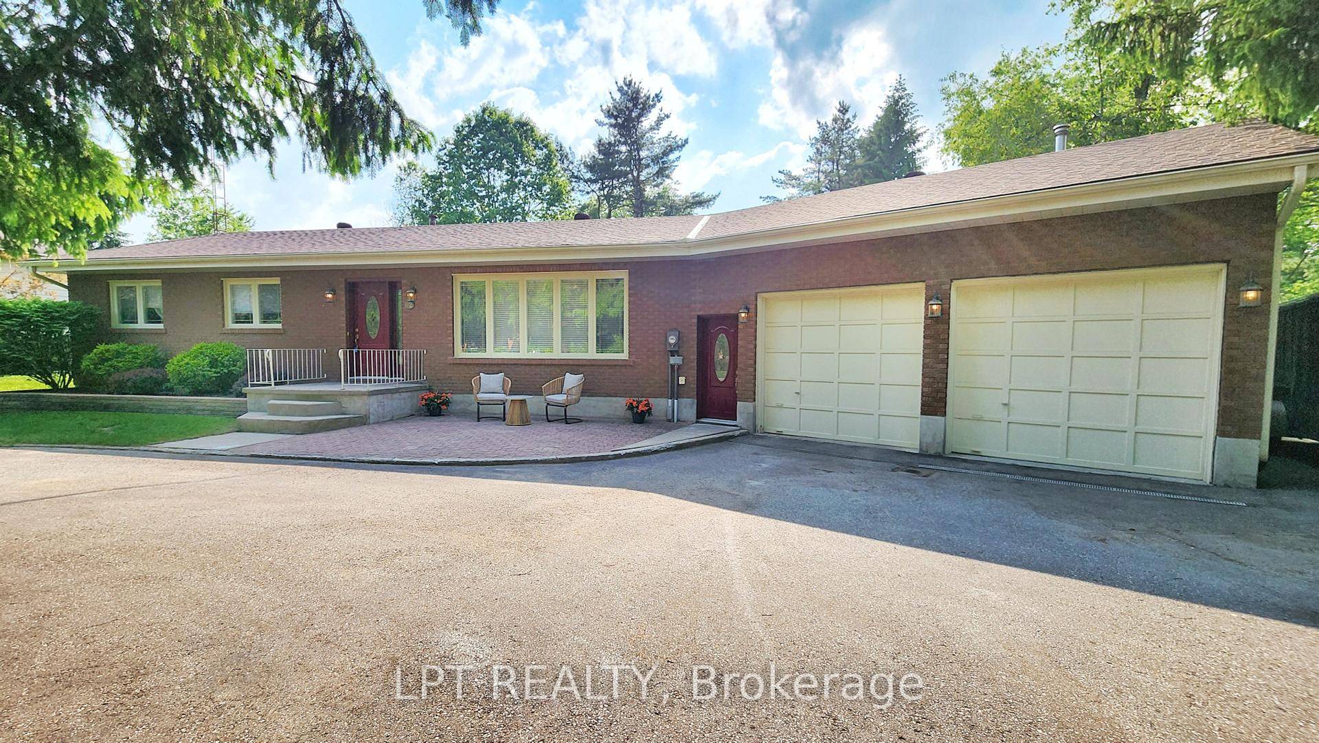 Are You Looking For A Peaceful Family Retreat That Still Keeps You Close To Everything ?