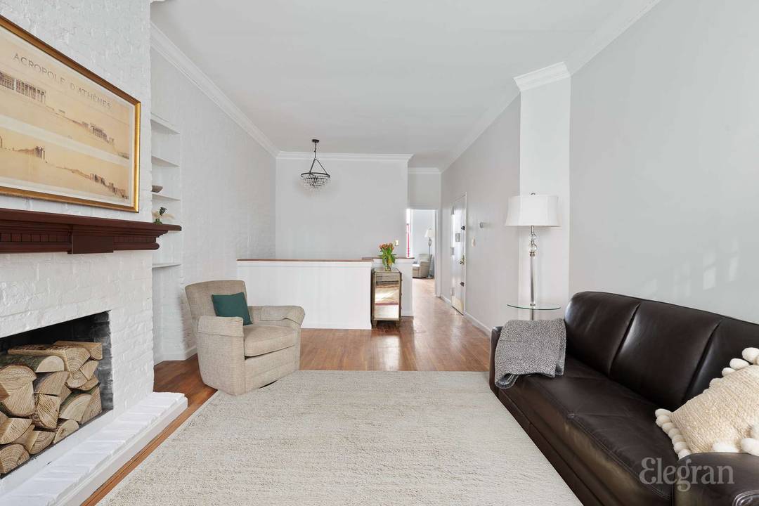 Welcome to this spacious convertible 3 bedroom duplex on a great Upper East Side block !