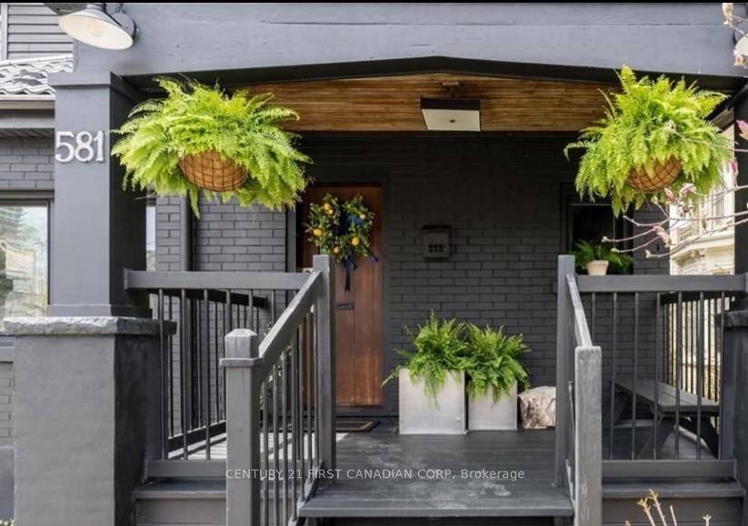 Welcome to Unit 2 581 Talbot Street, London !