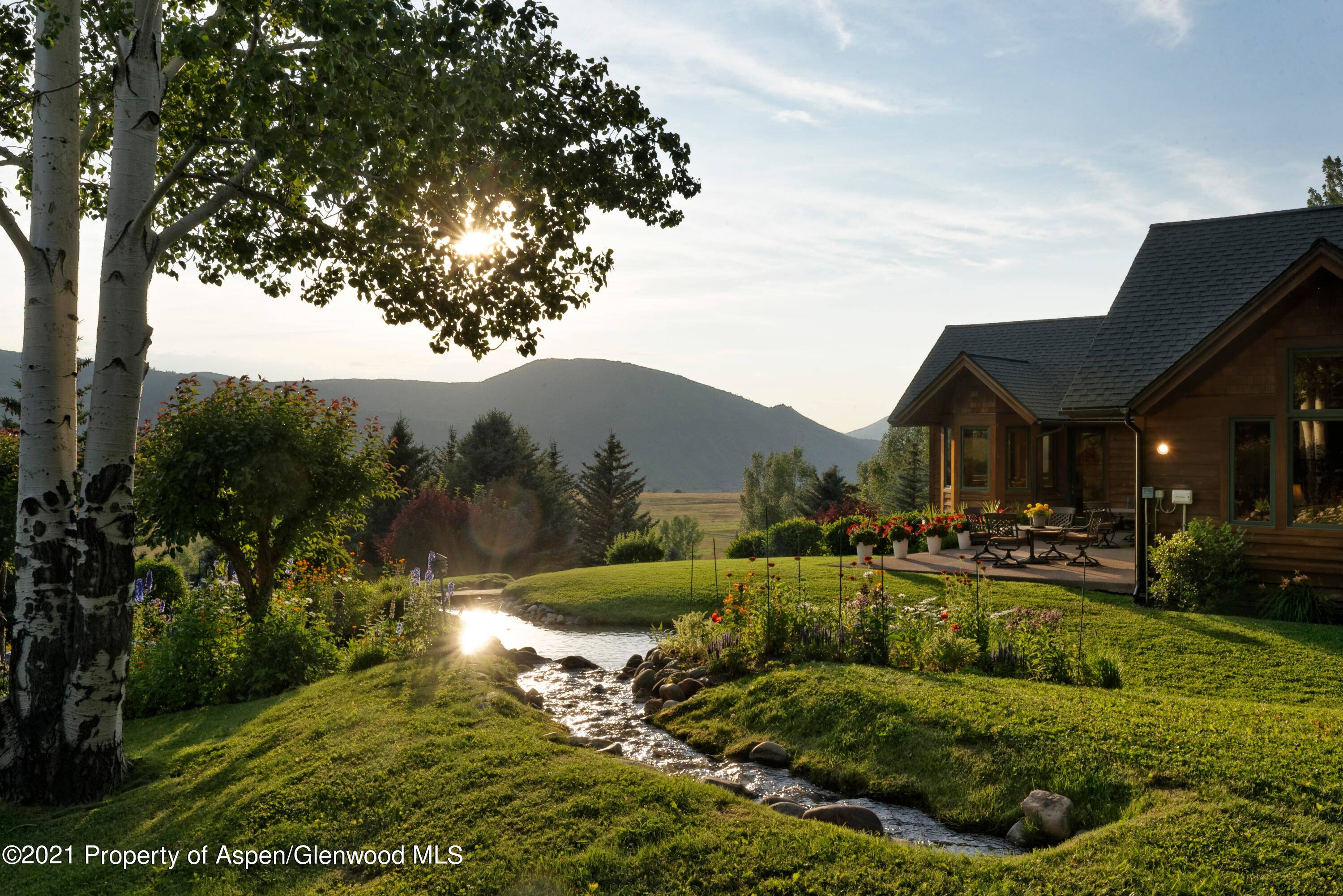 Located just a short drive to Aspen or Snowmass, this custom built 4 bedroom residence overlooks over 300 acres of open space and boasts awe inspiring panoramas stretching across all ...