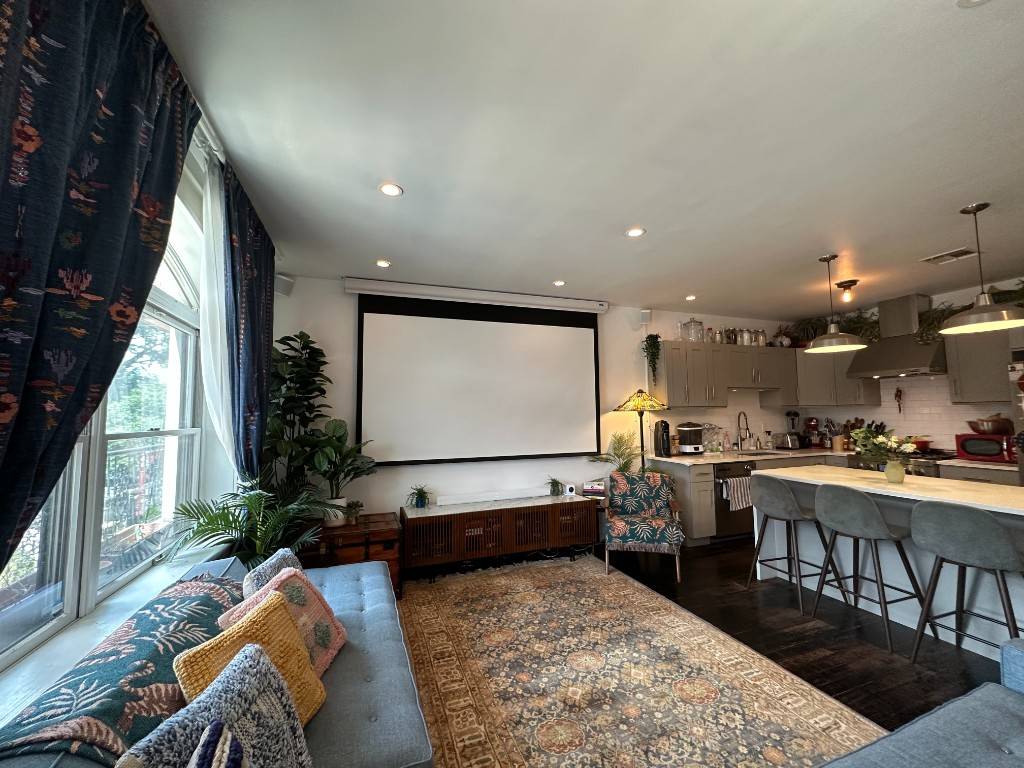 Bright amp ; Spacious 3 Bedroom, 2 Bath with Private Parking in Red Hook !