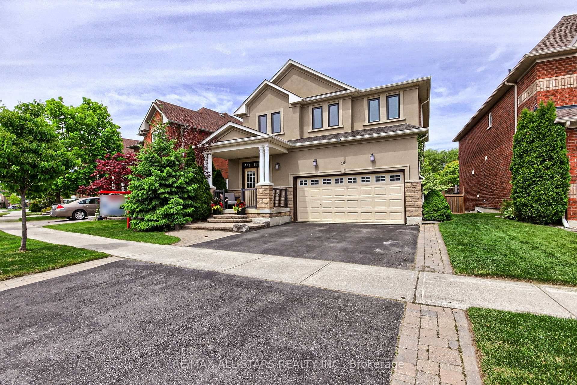 Welcome to 16 James Ratcliff Lebovic Homes very own Oriole Special Model With its stucco finish this home sure stands out on the street over 2600 square feet.