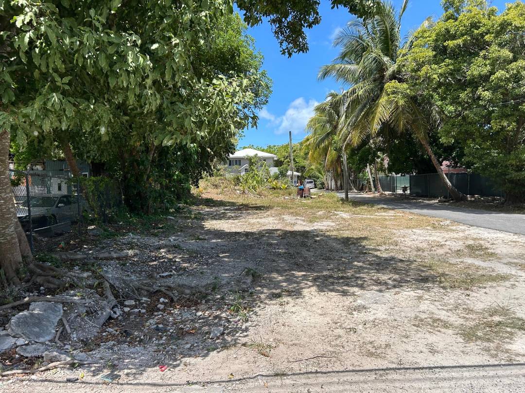 GRANT STREET Land New-Providence