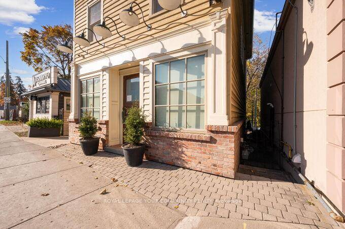 Excellent Yonge St. Investment or End User Opportunity in the Heart of Aurora.