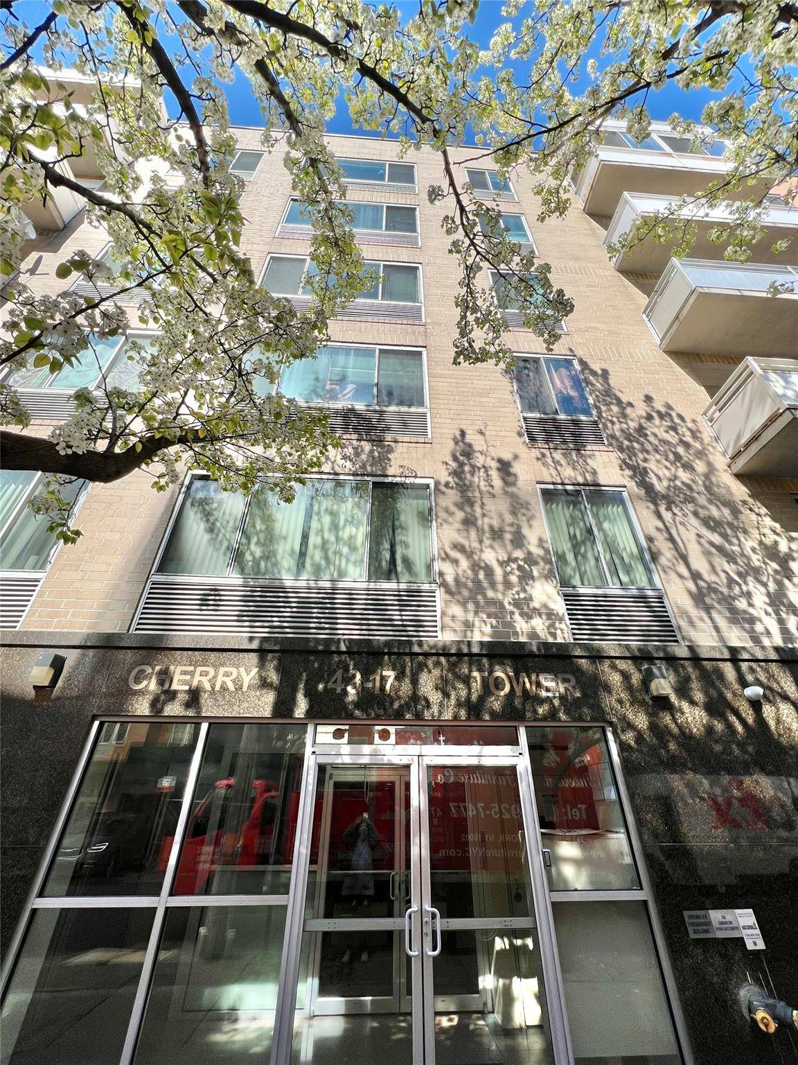 Nearly 1, 000 Sqft Newly Renovated 2 Bed 2 Bath Condo for Only 755, 000 !