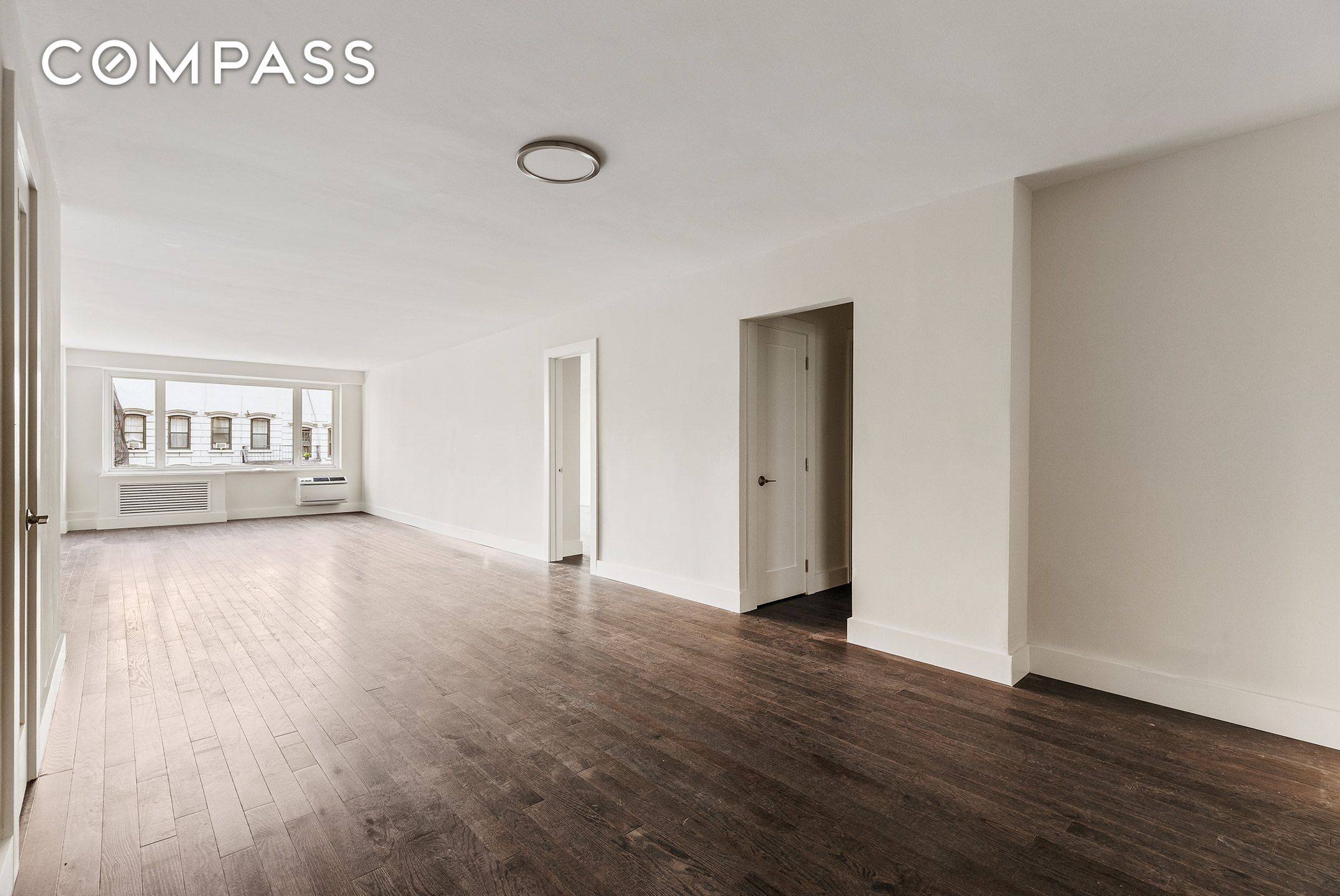 SUTTON PLACE NEIGHBORHOOD A NEWLY RENOVATED, WELL PROPORTIONED CONDO WITH 24 HOUR DOORMAN Located in the heart of Manhattan s coveted Sutton Place, a neighborhood known for its quiet elegance, ...
