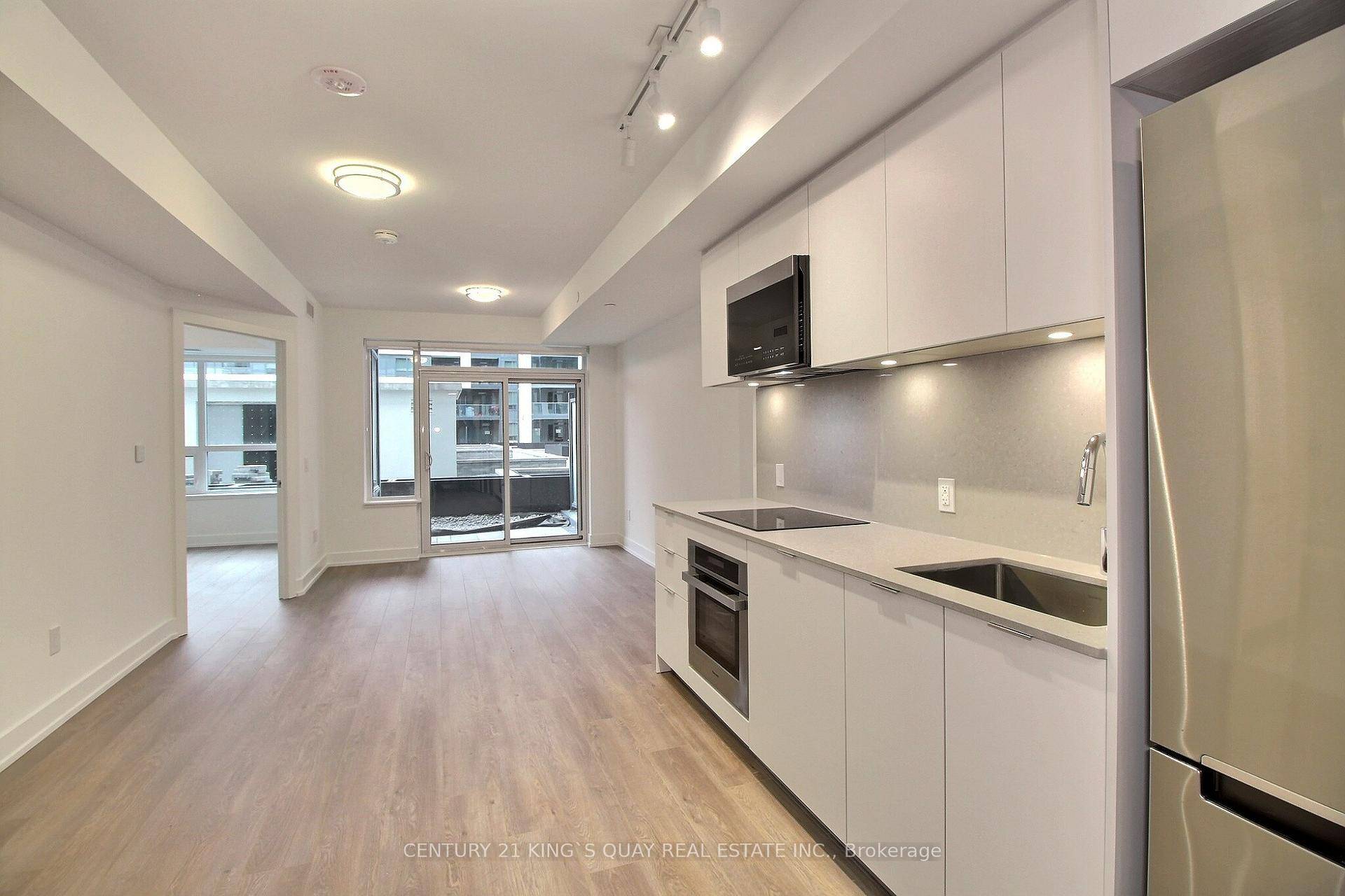 One bedroom plus den unit in the prestigious Unionville Community.