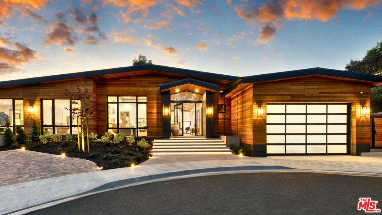 9153   Janice Pl Beverly Hills LA