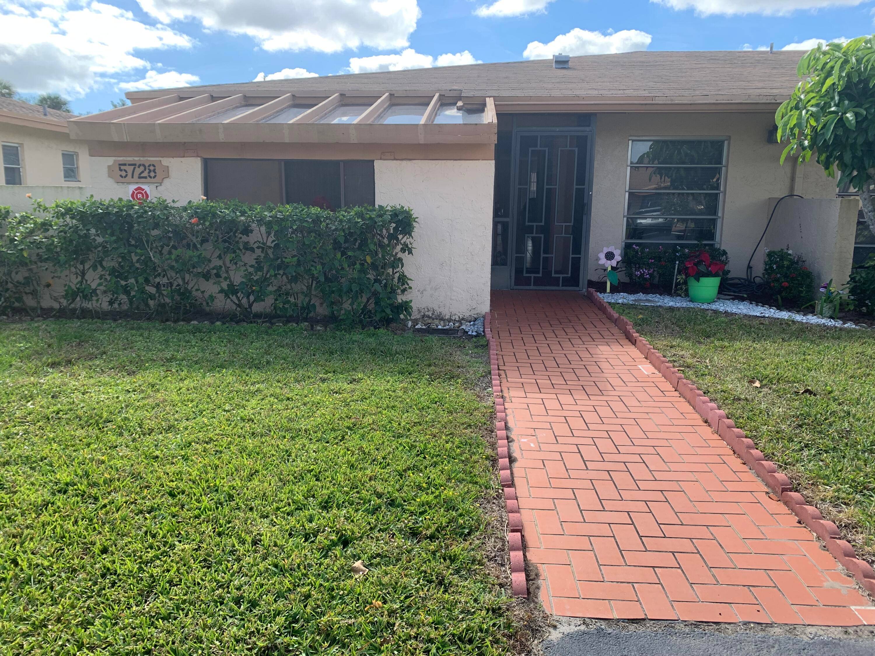 Welcome to your Dream Home in Palm Greens !