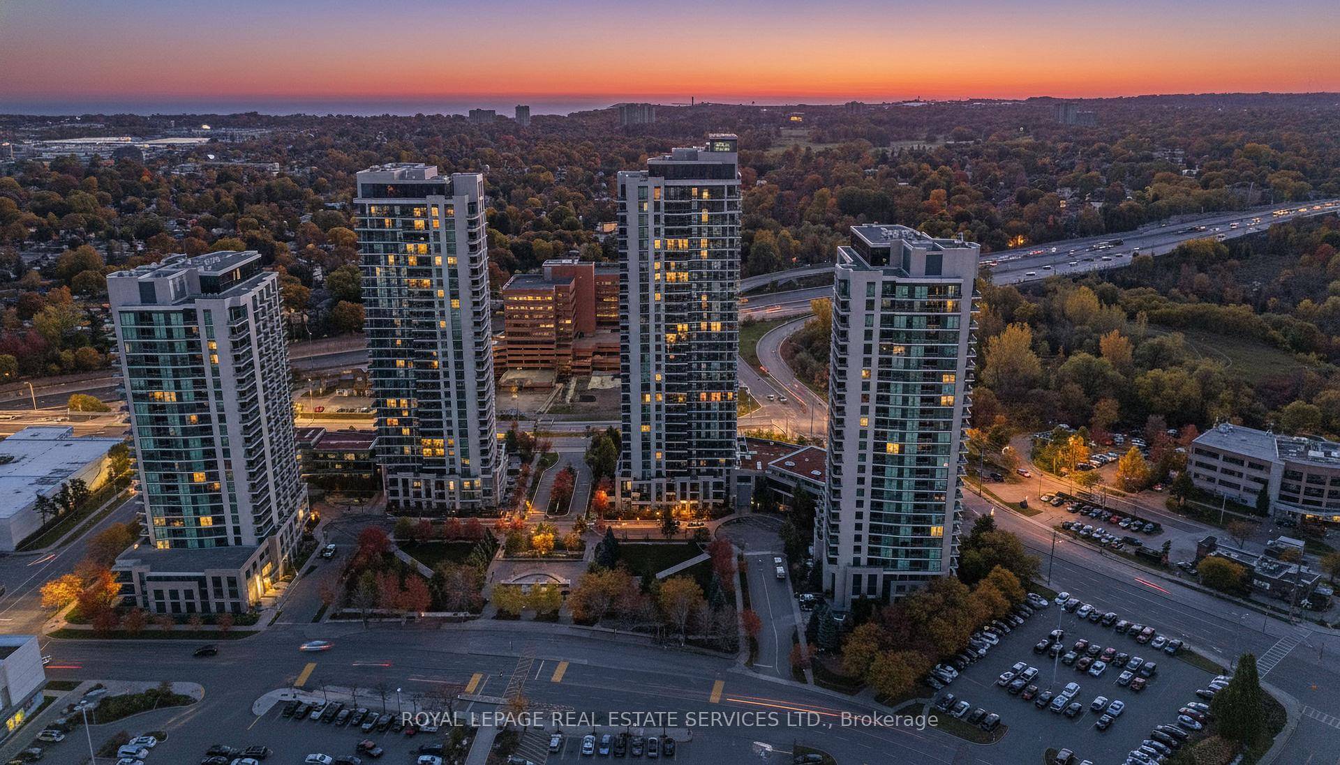 Welcome to this bright and stylish one bedroom condo offering a modern urban lifestyle with sweeping viewsdirectly overlooking Sherway Gardens Mall.