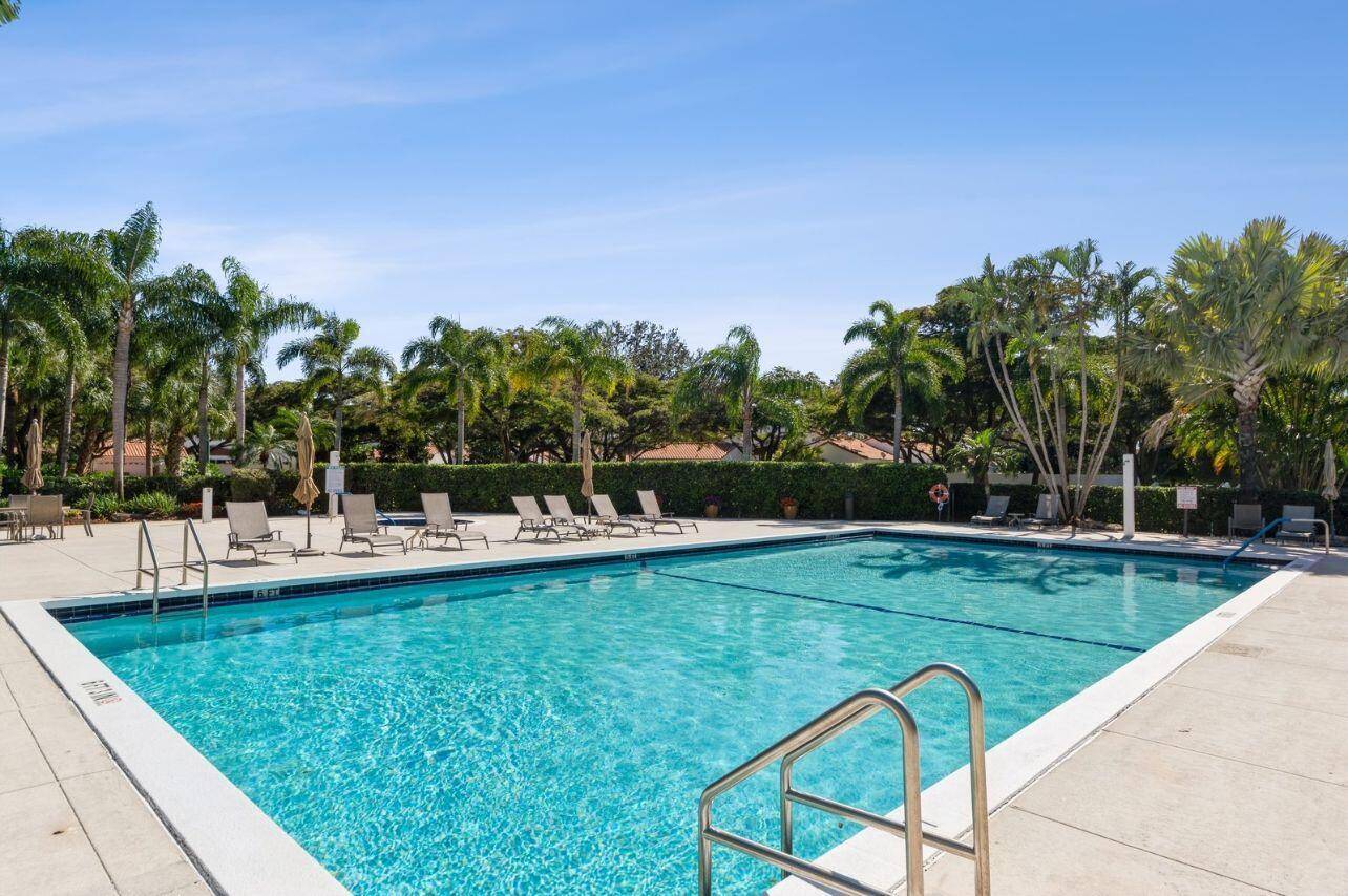 THE SELLER IS INTERESTED IN A QUICK SALE FOR THIS BEAUTIFUL HOME !