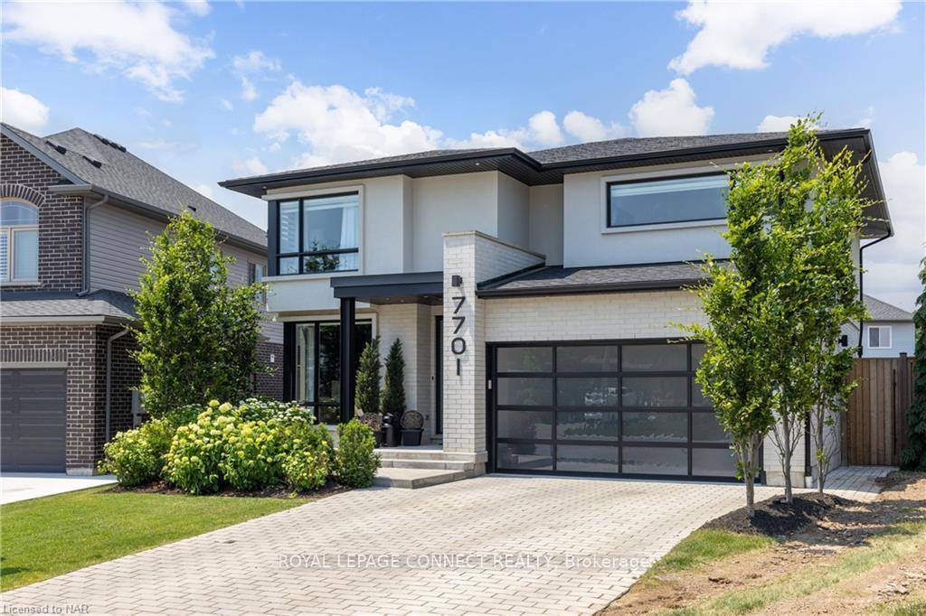 Beautifully appointed 6 bedroom executive home for lease in one of Niagara Falls' most desirable neighborhoods.