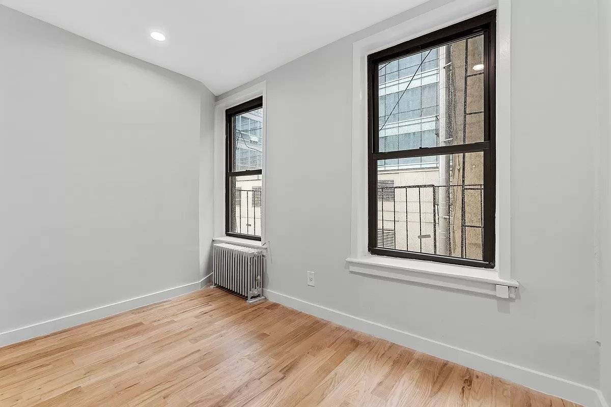 Newly Renovated Apartment on the border of Hudson Yards amp ; Hells Kitchen !