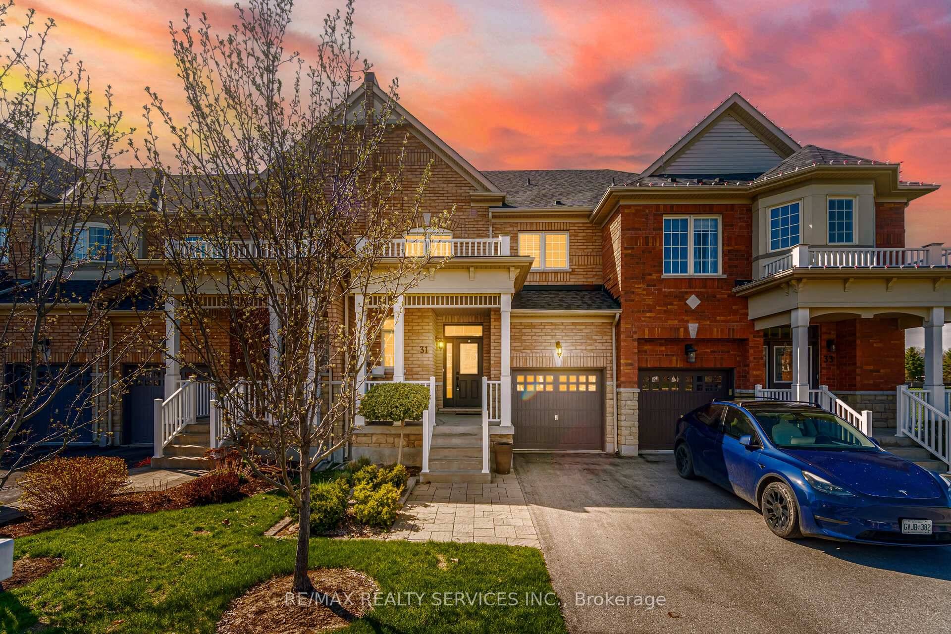 Charming 3 Bedroom, 3 Bathroom Freehold Townhouse in Prime Caledon East, backing on to no home Green Space, No Sidewalk !