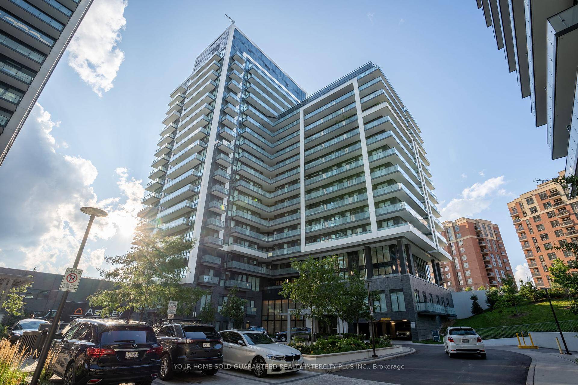 RARE CORNER UNIT WITH MASSIVE TERRACE amp ; 2 PARKING SPOTS INCLUDED !