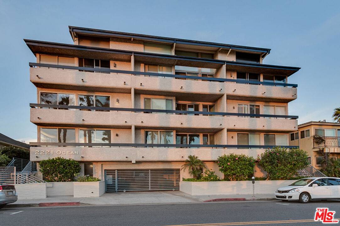 2221 Ocean Ave 1BR Santa Monica La