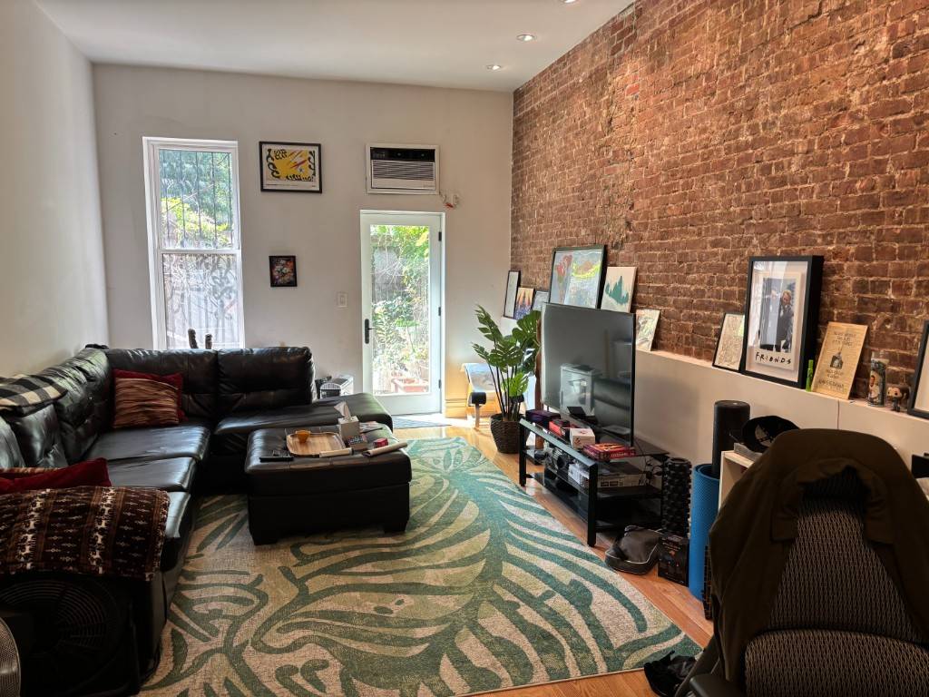 One bedroom available first week of July !
