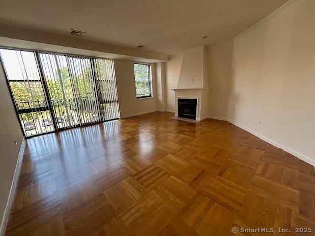 Live in the heart of downtown Stamford !