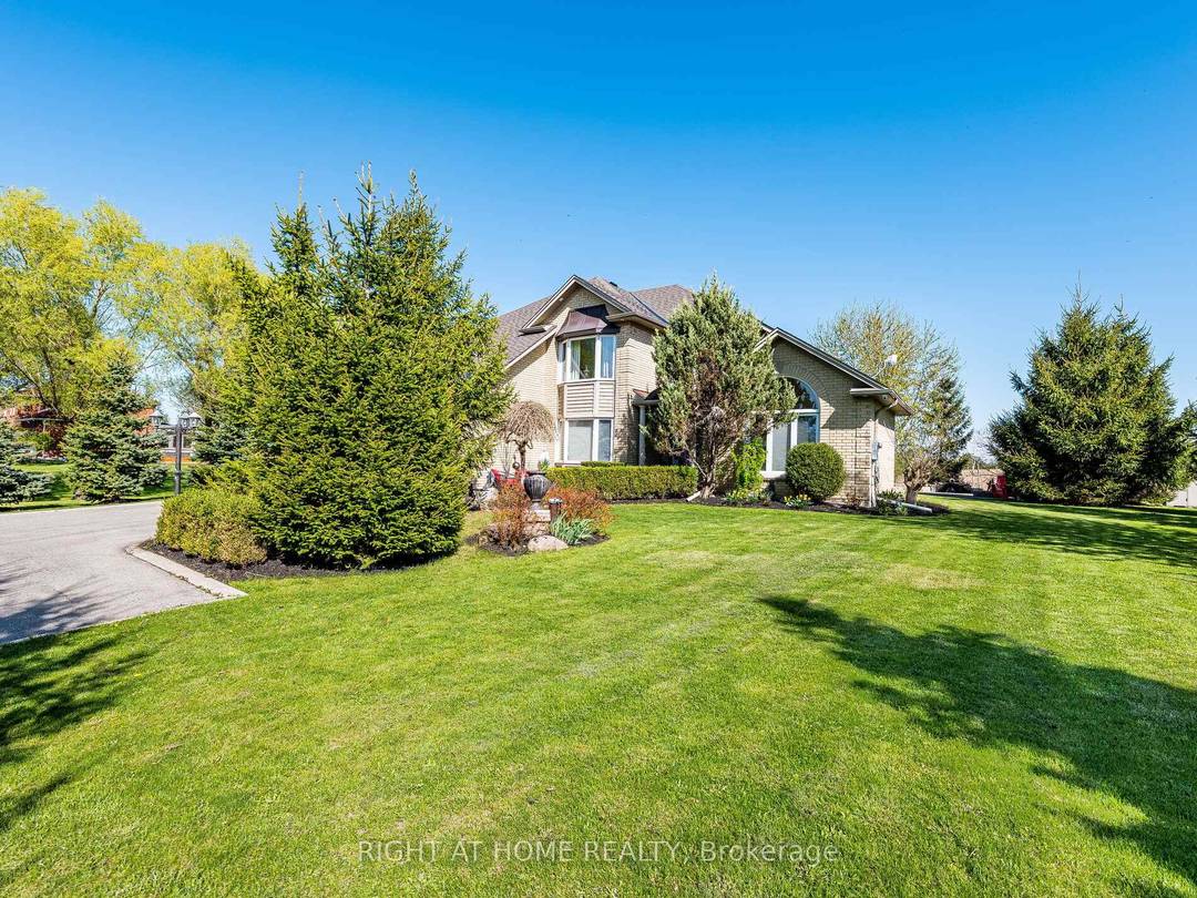 A Picture Perfect Show Stopping Curb Appeal gt ; Stunningly Upgraded, in Mint Condition amp ; Move in Ready gt ; Home Sits on a Private.