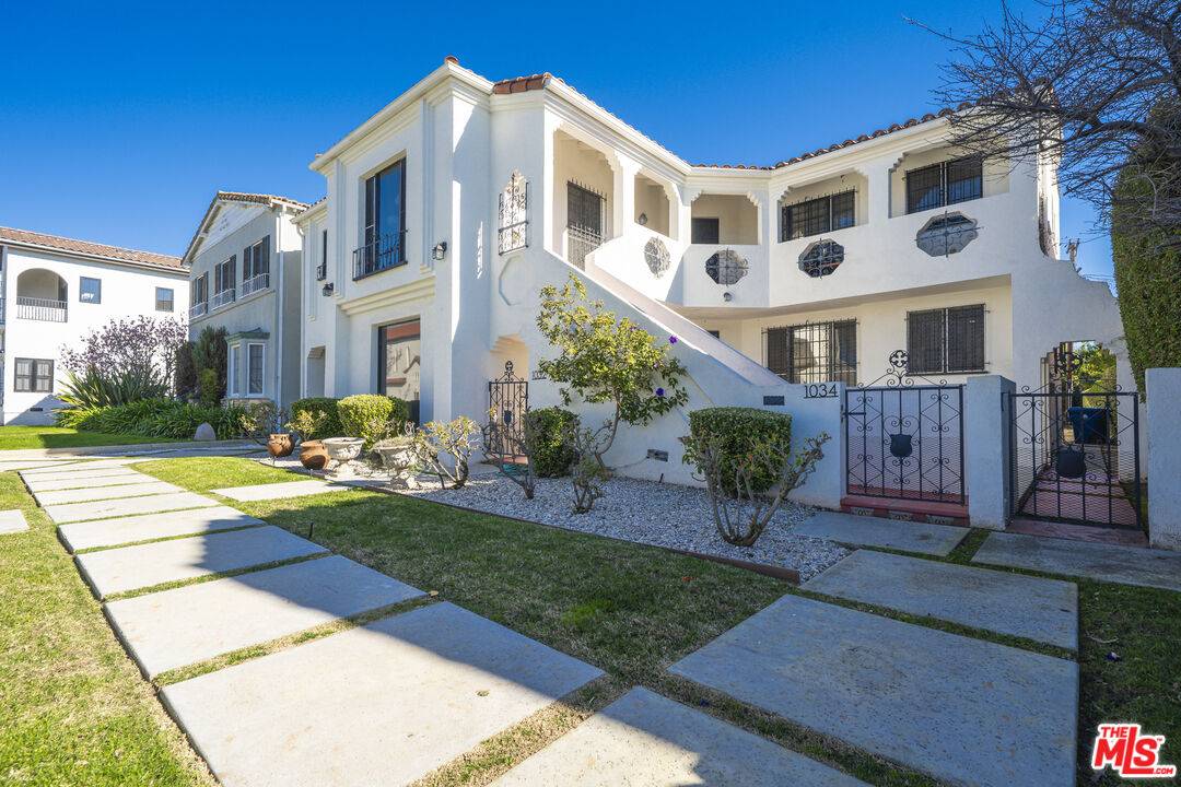 1032 Masselin Ave 3BR La