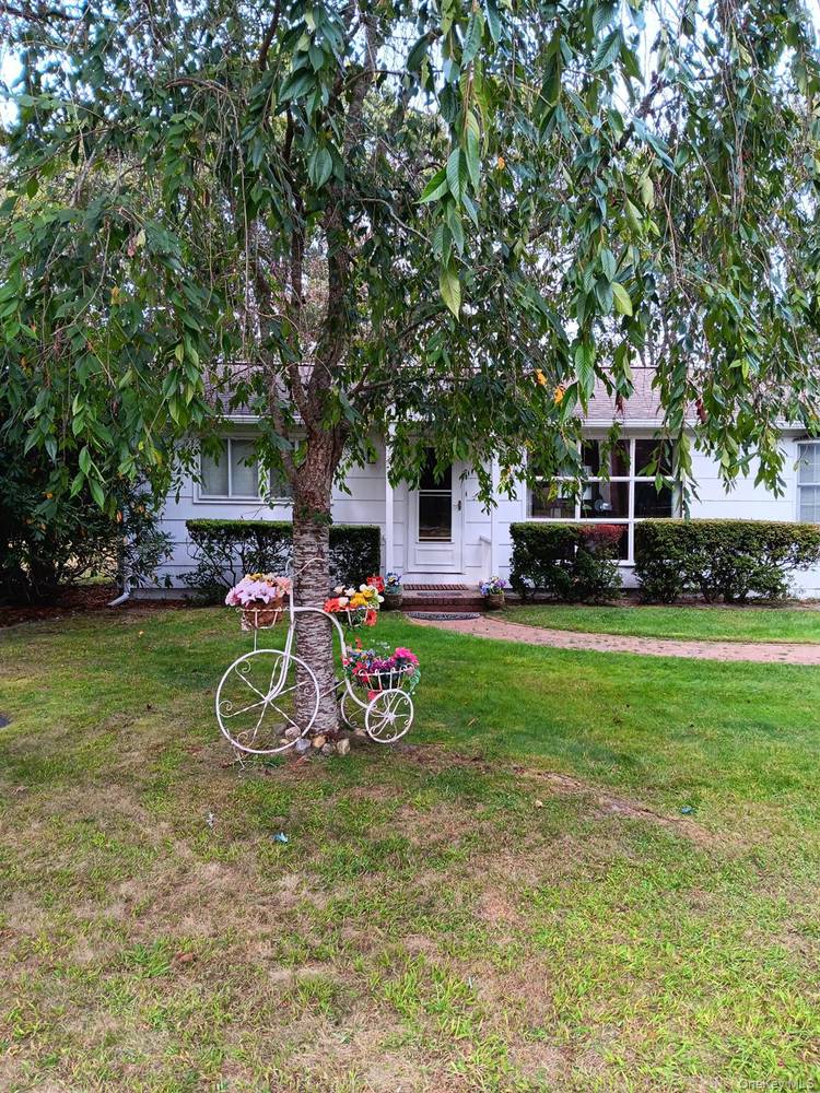 Clean house. Can be rented Short Term.