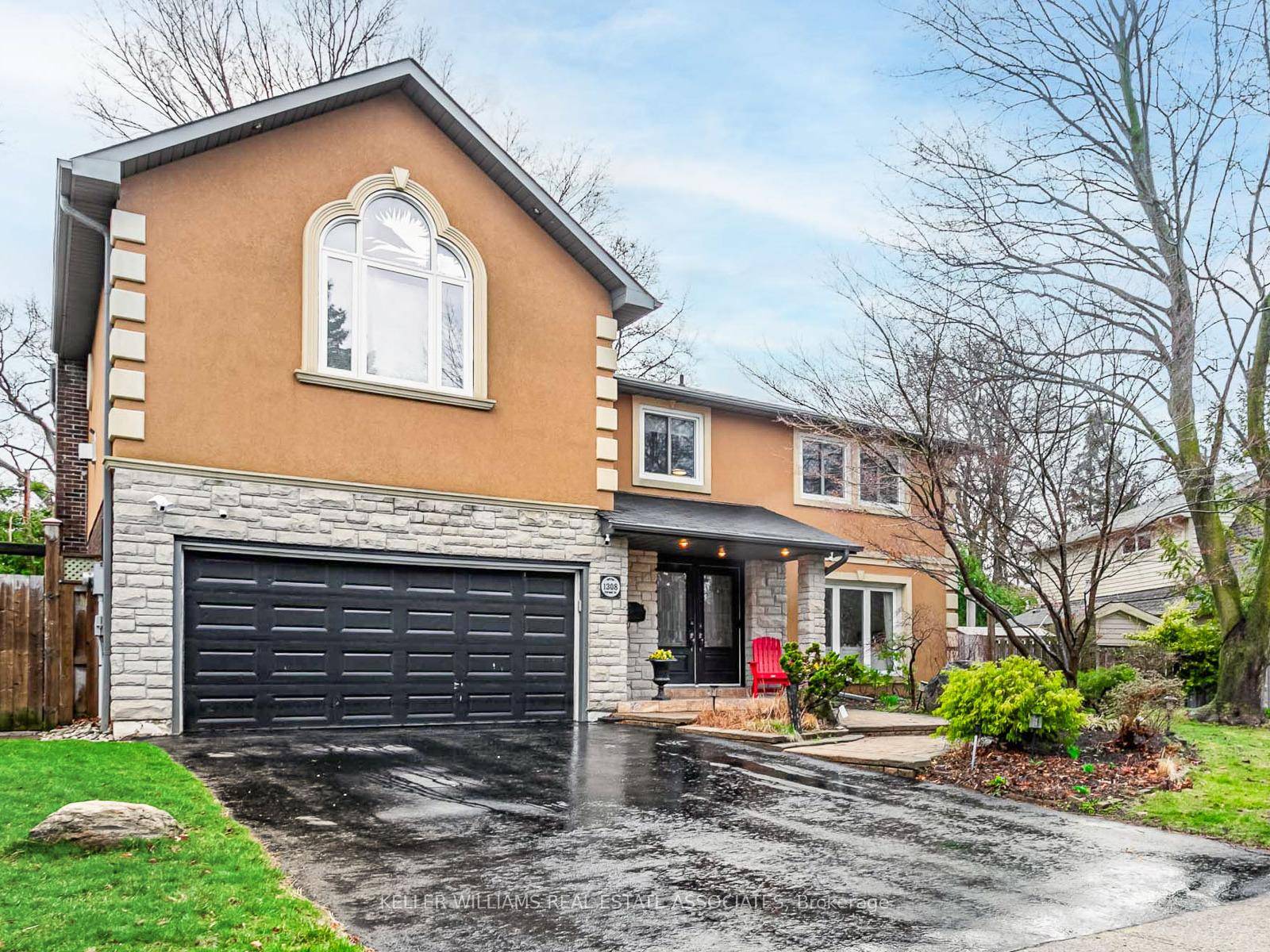 Nestled on a quiet cul de sac in sought after Lorne Park neighbourhood, this beautiful home offers the perfect balance of space, character, and timeless appeal.