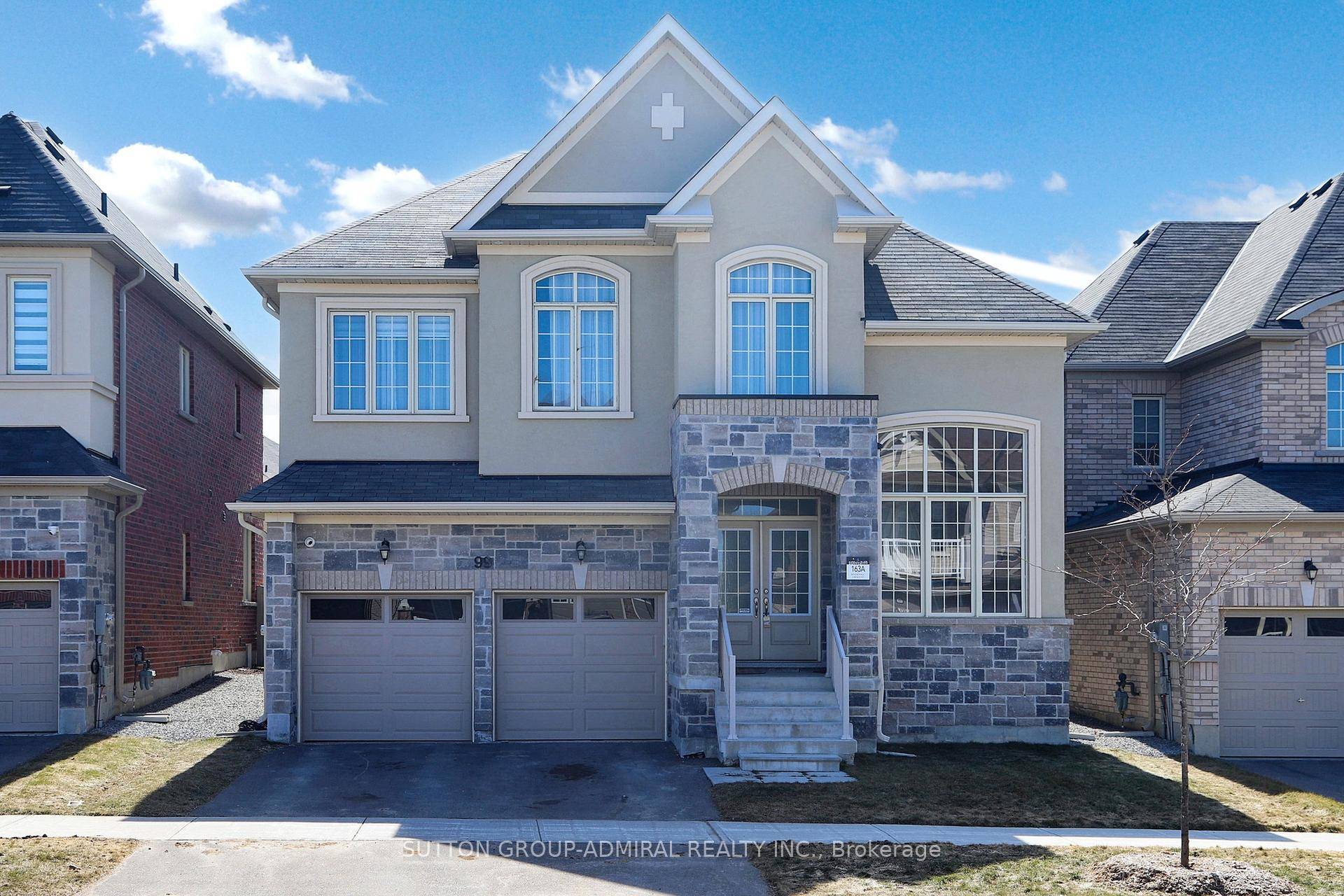 Stunning 4 Bedroom Home in Keswick with Premium Upgrades !