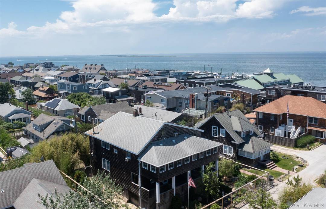 This Home is Available To Rent Weekly For 6, 900 cleaning and utilities, NOT a month.