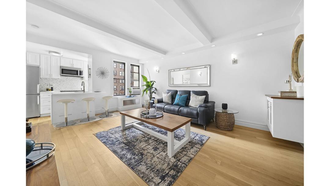 Residence 10C at The Hermitage offers a rare opportunity to own a true one bedroom, one bathroom pre war condominium on one of the Upper West Side's most iconic blocks ...