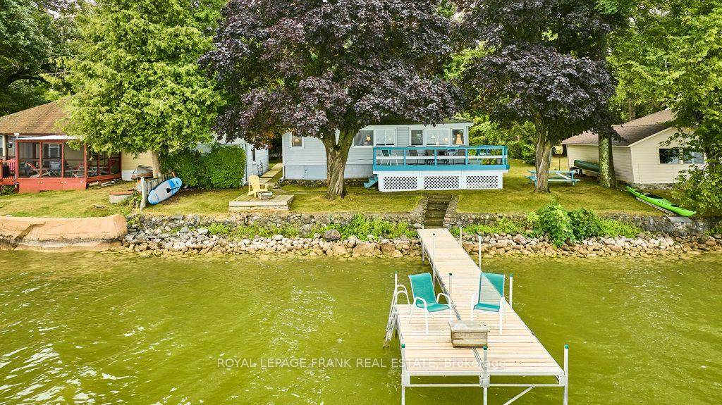 Welcome to this perfect waterfront property on Lake Scugog amp ; the Trent Severn Waterway offering a picturesque lifestyle with both westerly amp ; northern exposures amp ; providing breathtaking ...