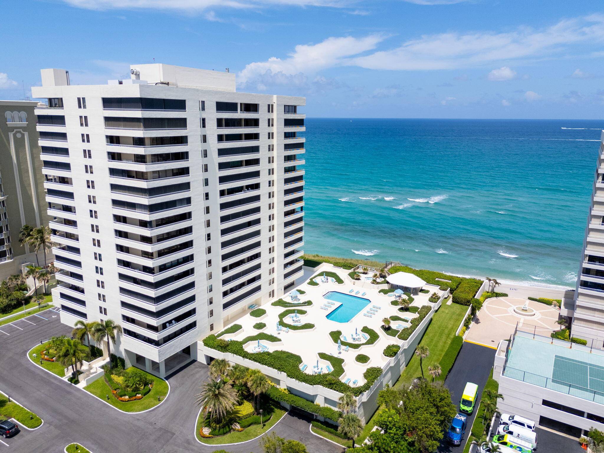 DIRECT OCEANFRONT Experience the best of oceanfront views and living in this beautifully maintained condo located in one of the most financially secure and well managed buildings on Singer Island.