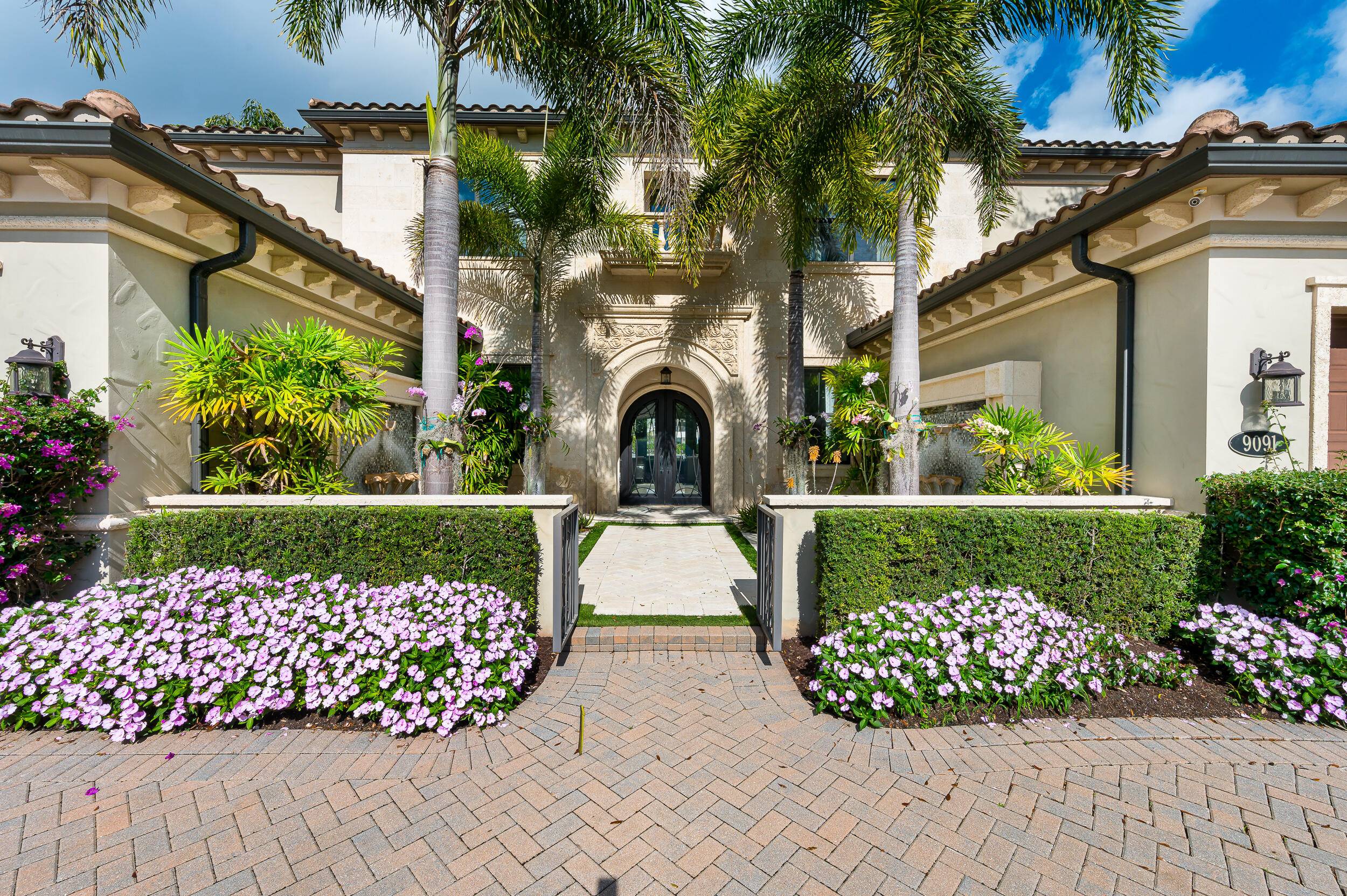A magnificent property in The Oaks situated on a premium lakefront lot.