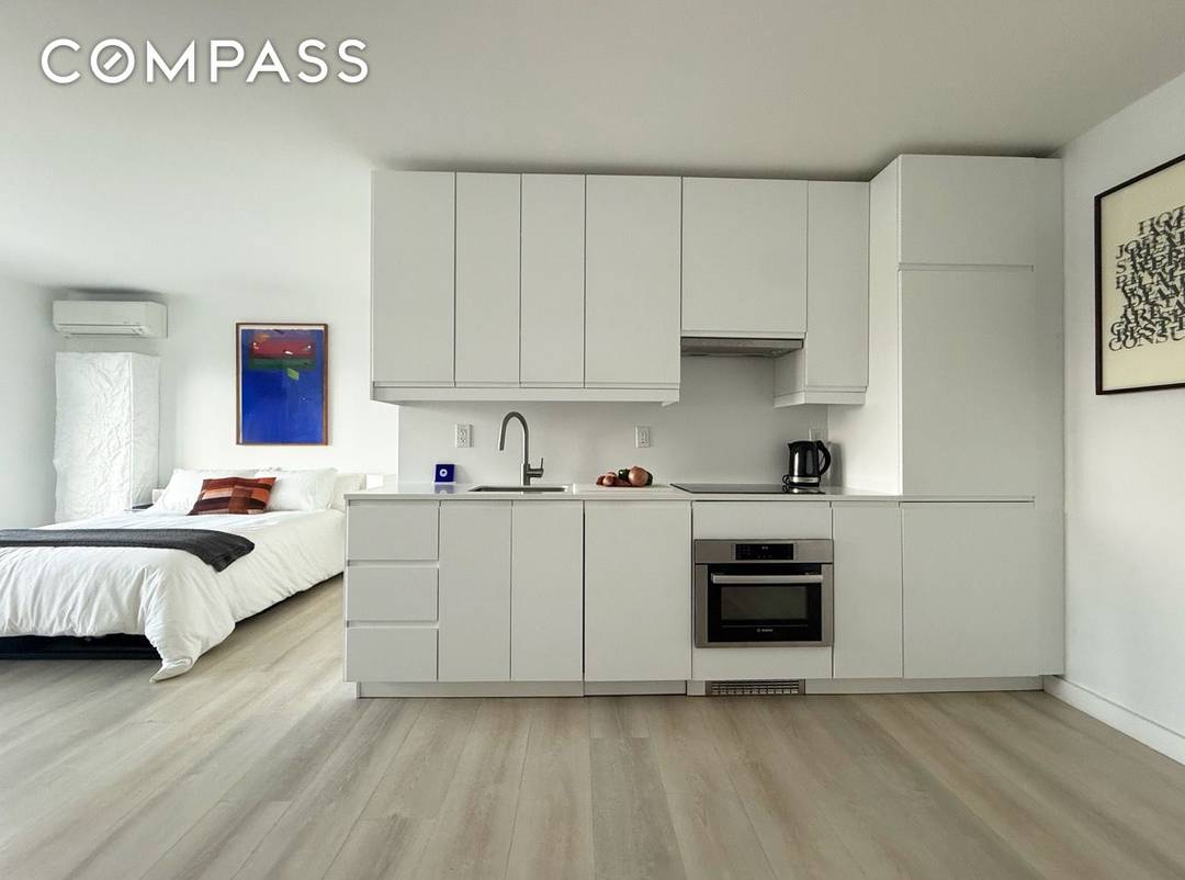 Direct River Views Private Balcony Indoor Parking Included Enjoy stunning river views from this fully renovated alcove studio complete with a private balcony and dedicated indoor parking space, all for ...