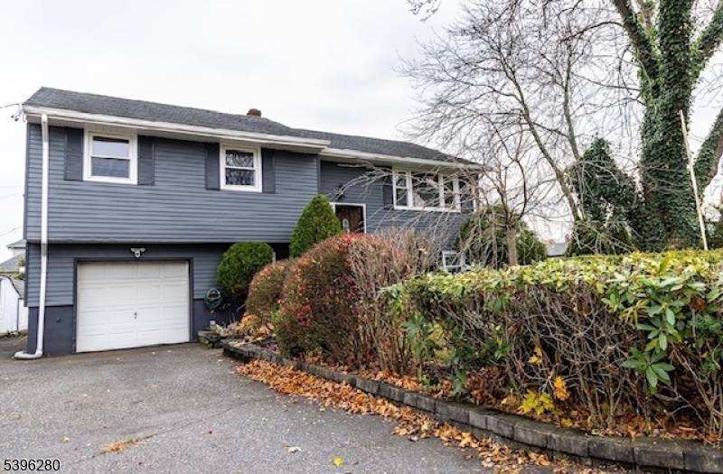 Welcome to this well maintained and move in ready bi level home offering approximately 1, 968 sq.