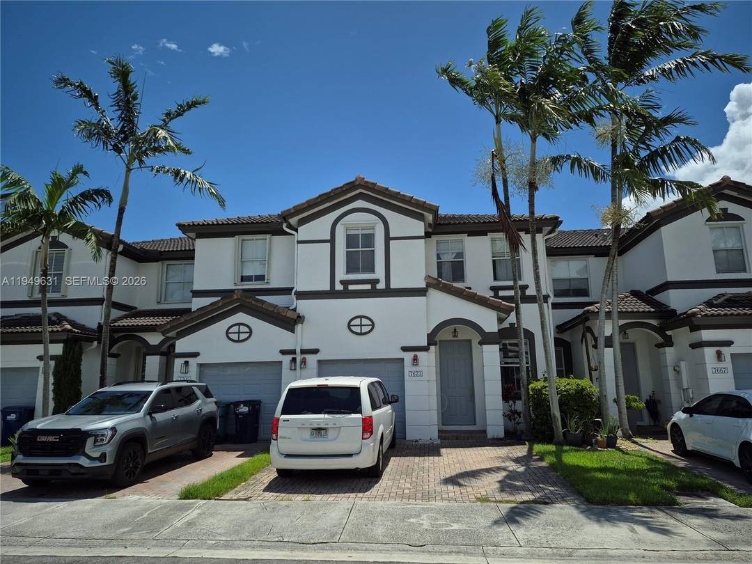 Beautiful 2 story Townhouse in the heart of Doral.