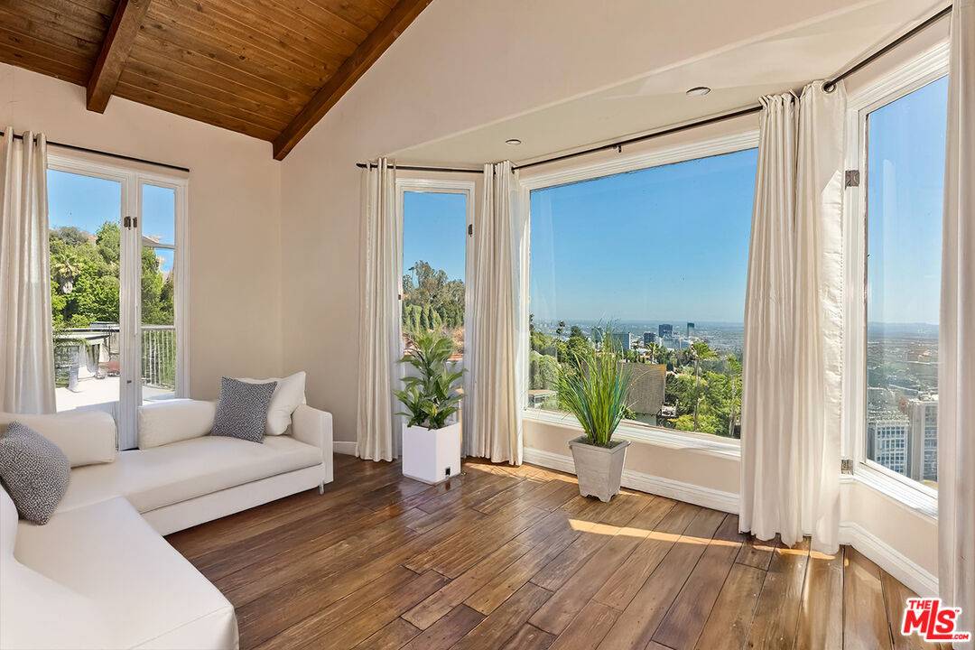 6324 Quebec Dr 4BR Hollywood Hills East La