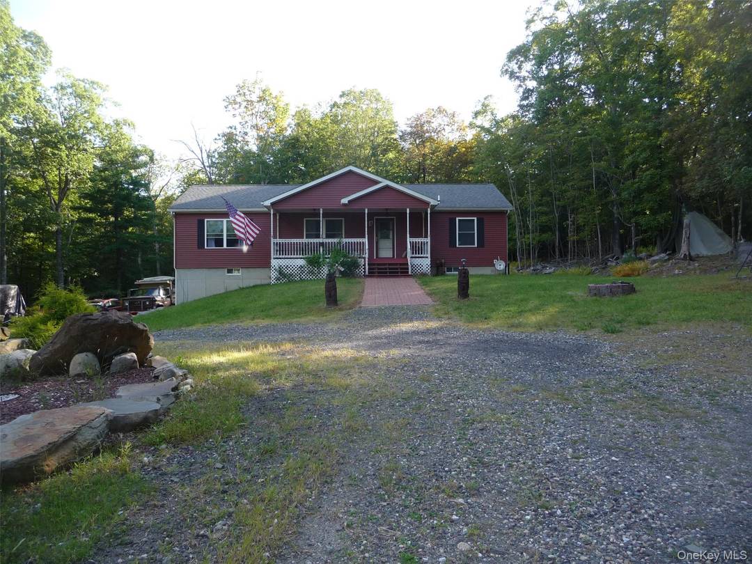 Well maintain like new high ranch property sit on 6 acres lot.