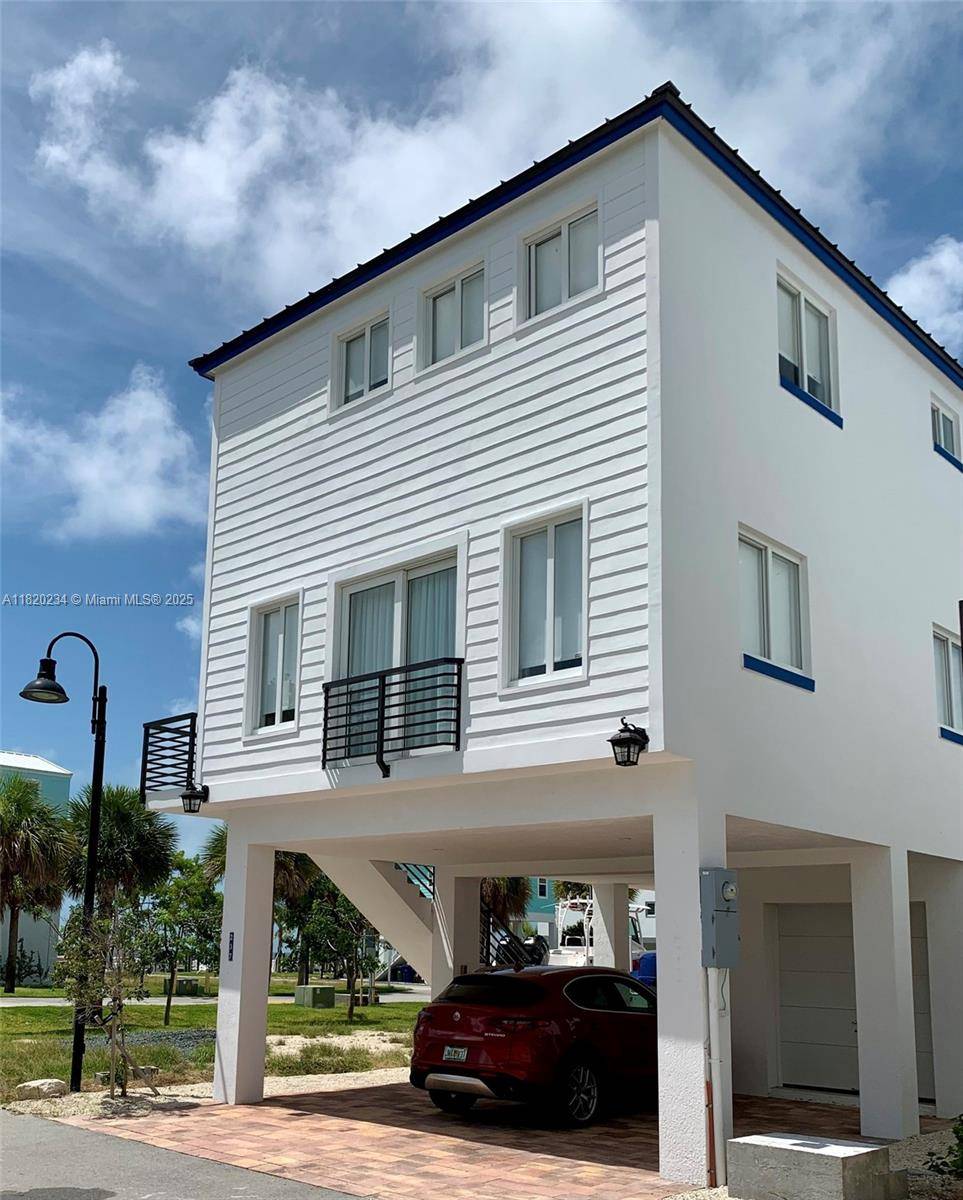Experience Luxury Living at Key Largo Ocean Resort.