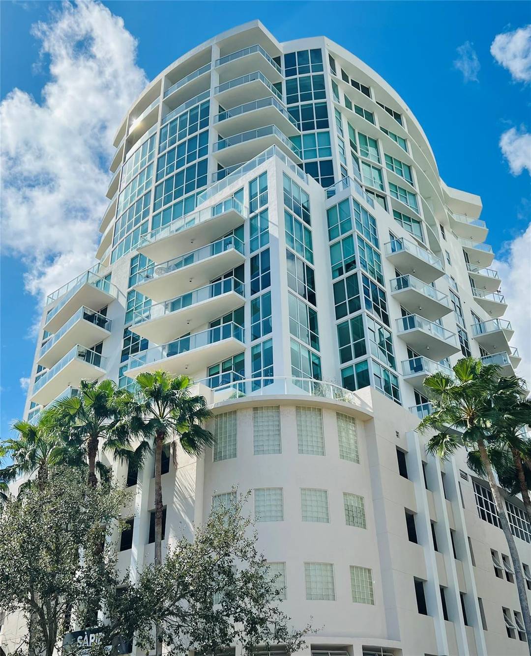 LOOK NO FURTHER ! ! ! STUNNING 9TH FLOOR, FULLY FURNISHED CONDO AVAILABLE FOR RENT AVAILABLE MAY 1 DECEMBER 1 2026.