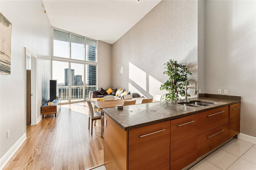 BALCONY OPEN AND READY FOR YOU TO ENJOY !