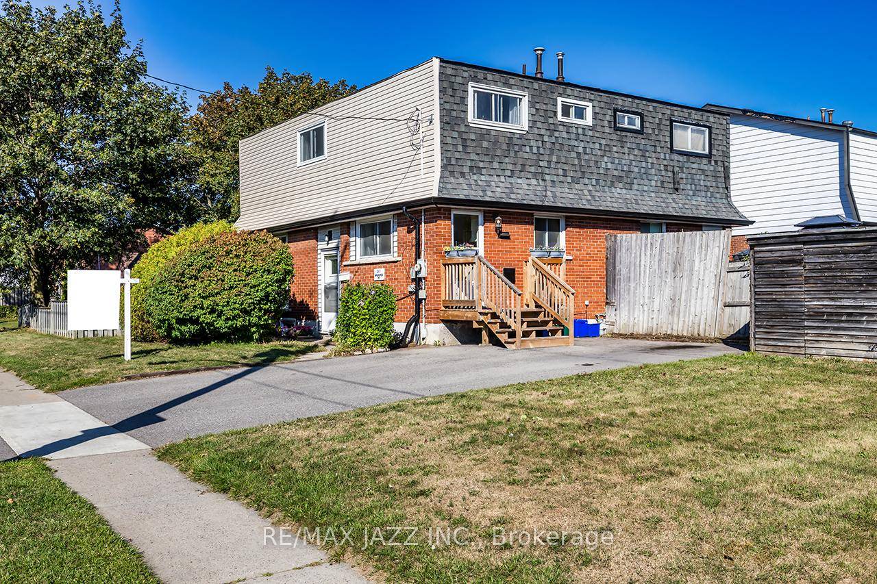 LEGAL, VACANT 2 UNIT HOME !