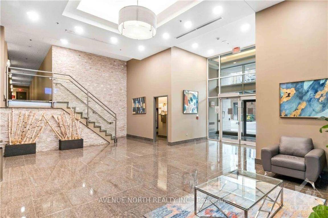 This modern 1 bed 1 bath den condo offers 653 sq.