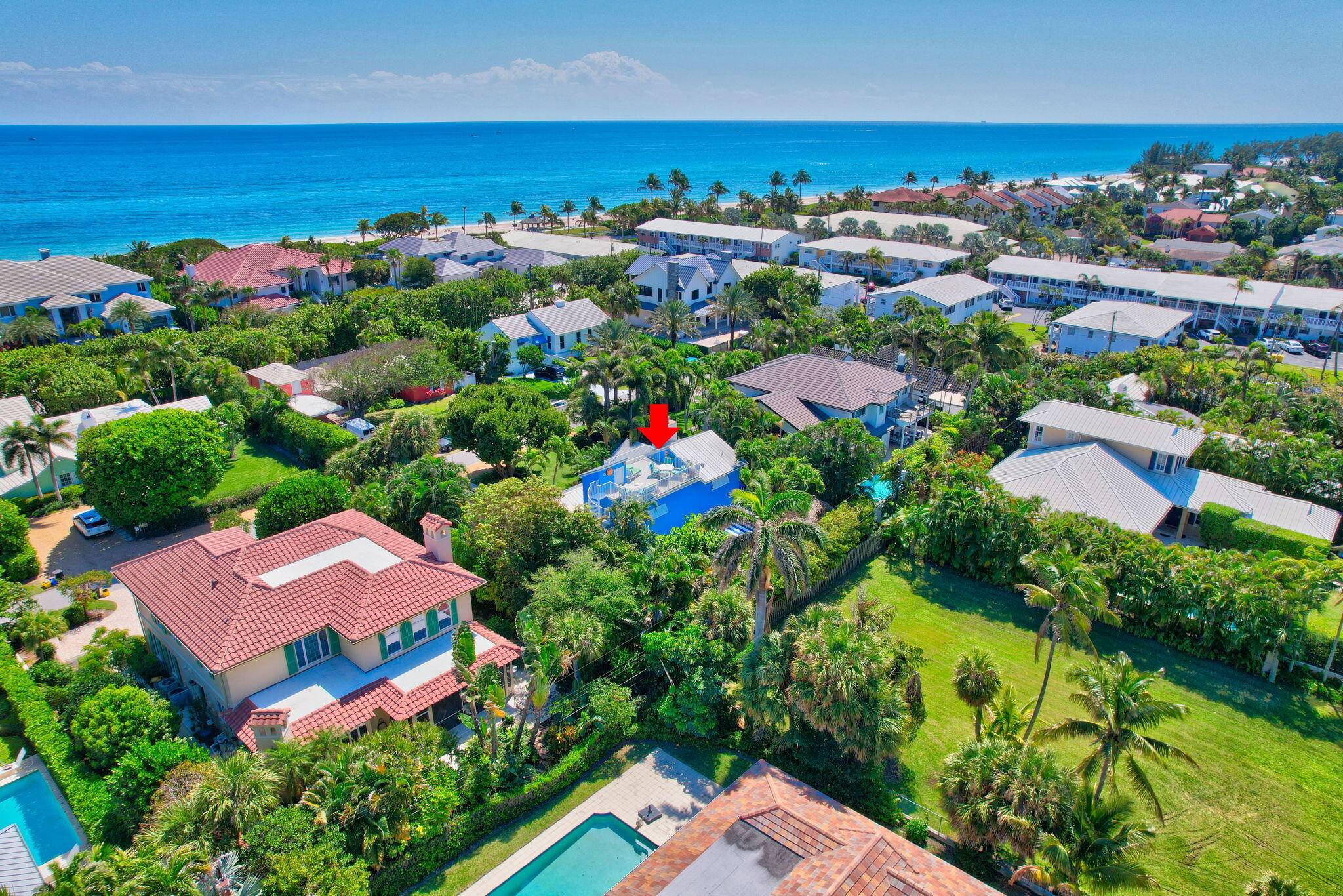 Experience the ultimate Key West vibe in this stunning coastal retreat !