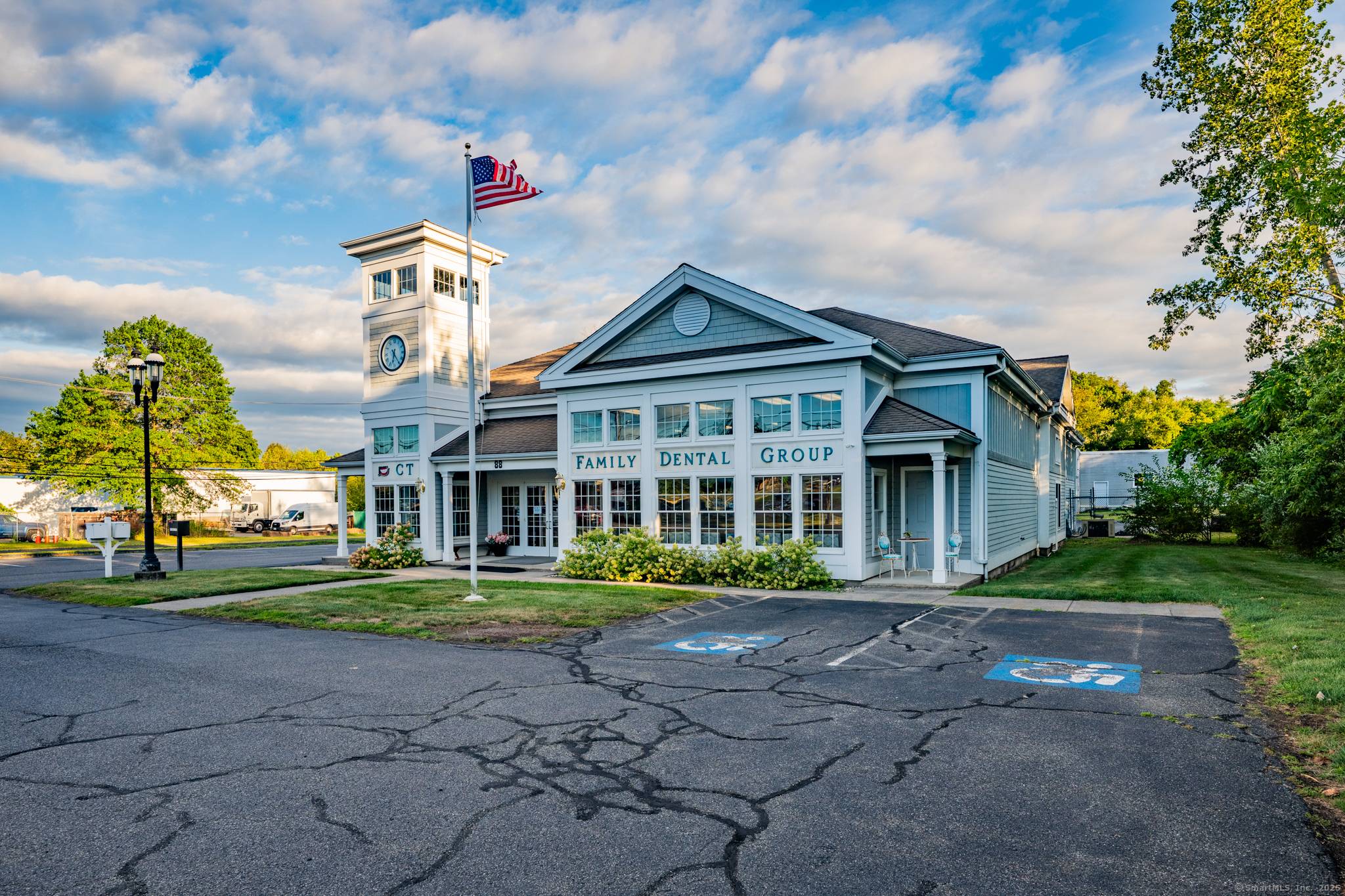 Investment opportunity in PRIME Rocky Hill location at 88 New Britain Avenue.