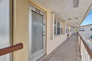 WELCOME TO THIS BEAUTIFULLY REMODELED 1 BEDROOM 1.