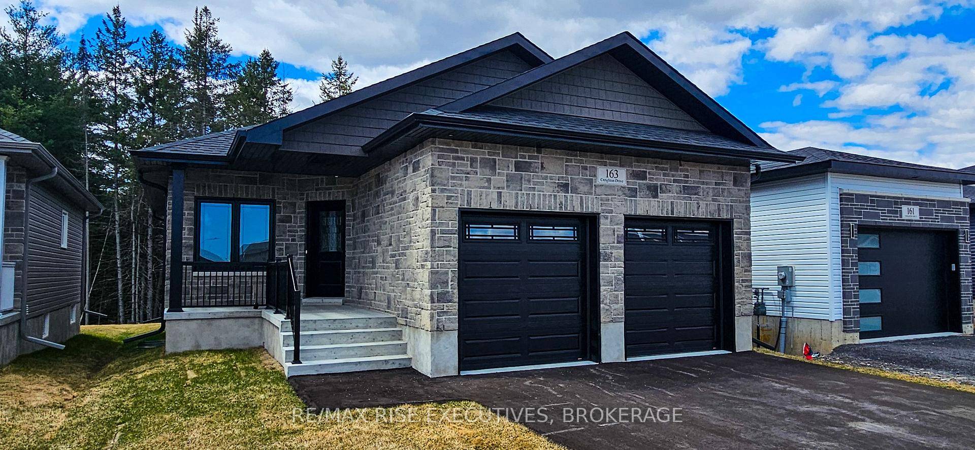 Amberlane Homes is proud to offer The Oakwood, a beautifully designed 1, 200 sq.